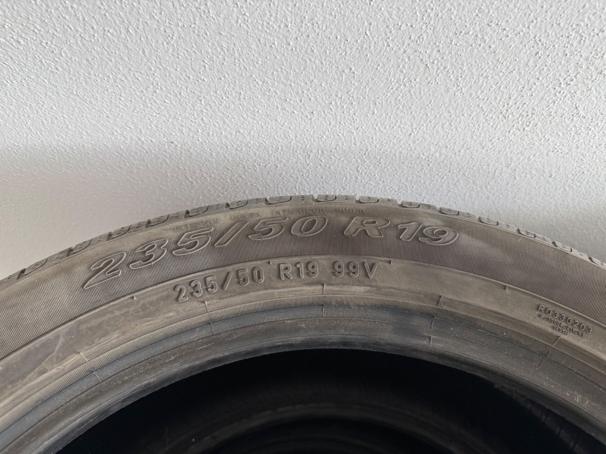 Vând 4 cauciucuri de vară 235/50 R19