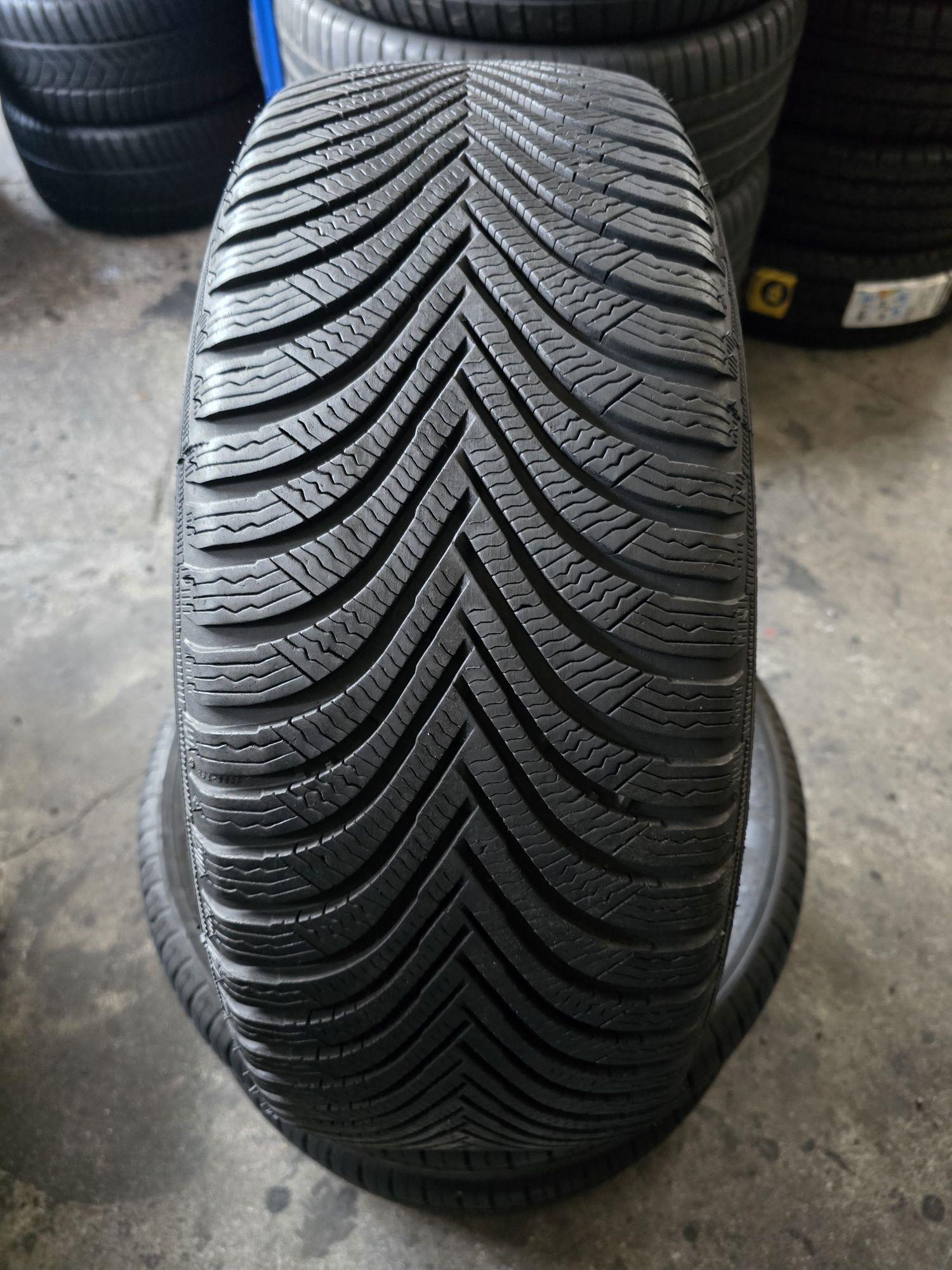 Michelin 215/55 R17 98V MS iarnă