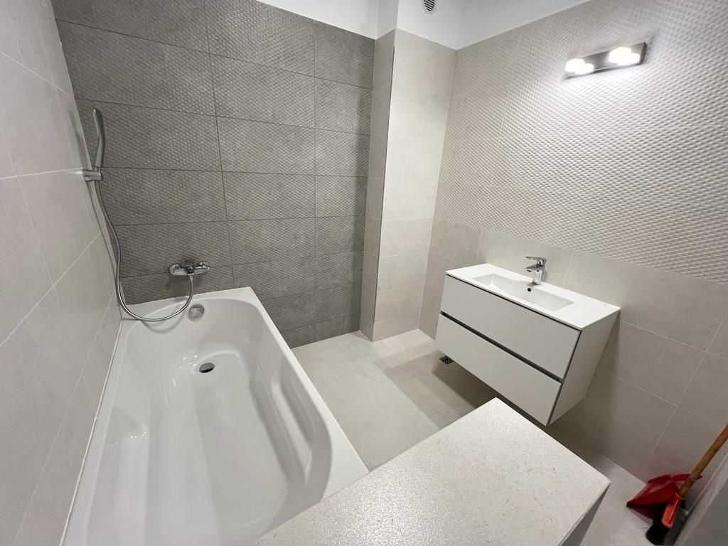 Inchiriez apartament ap 112 camere Lake One DOAR TERMEN LUNG