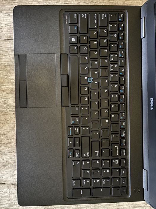 Лаптоп Dell Latitude 5580