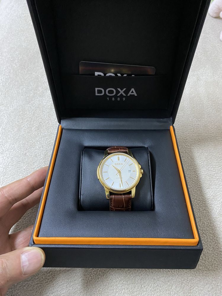 Doxa - Ceas barbatesc 205.30.021.02 Automatic Auriu