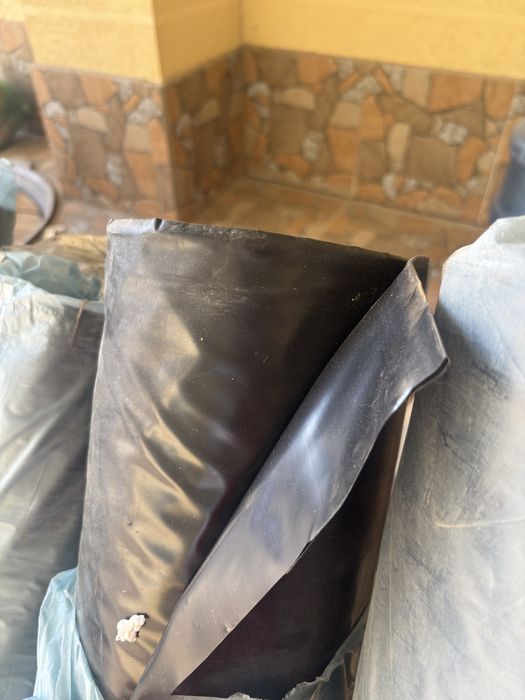 Продам строительную полиэтиленовую пленку(100мкр,длина:60м,ширина1,5м)