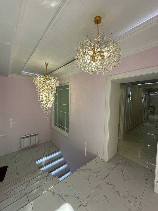 Ц-1
Ориентир: Divan, Black Star Burger
1 линия 
95 м² + 30 м² подвал