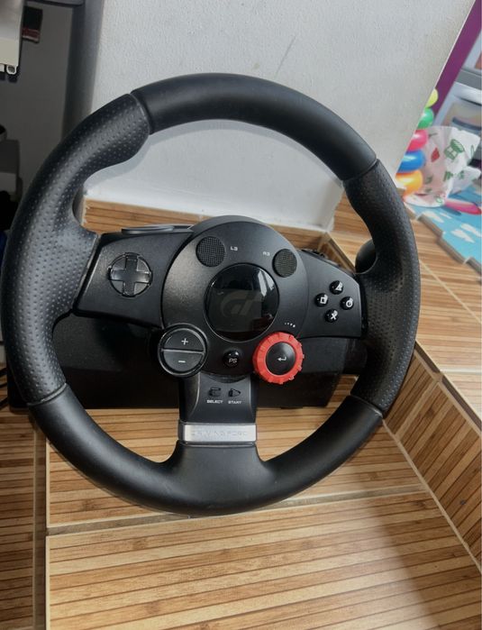 Volan Logitech Driving Force GT cu pedale si schimbator de viteze
