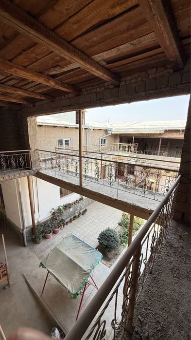 Уй сотилади, Шахар марказида,  7 сотох 2 каватли 10 хоналик