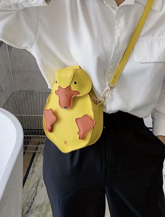 Crossbody чанта във формата на пате