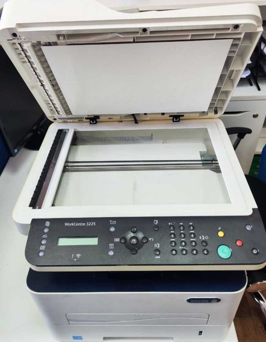 Multifunctional laser monocrom Xerox 3225, ADF, Wireless, A4