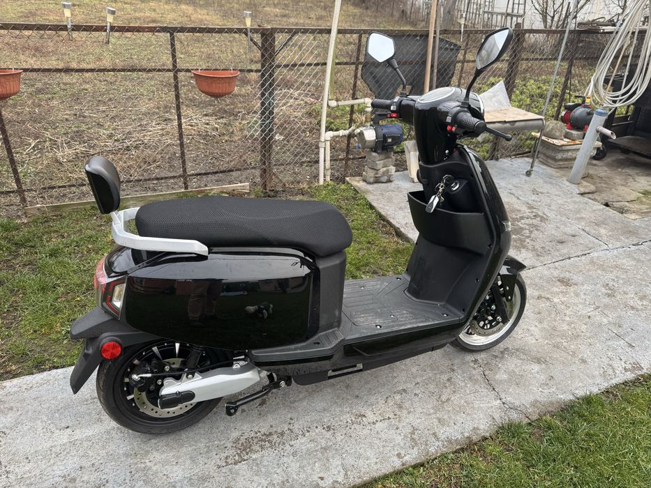 Vand sau schimb Scuter electric CL 2W