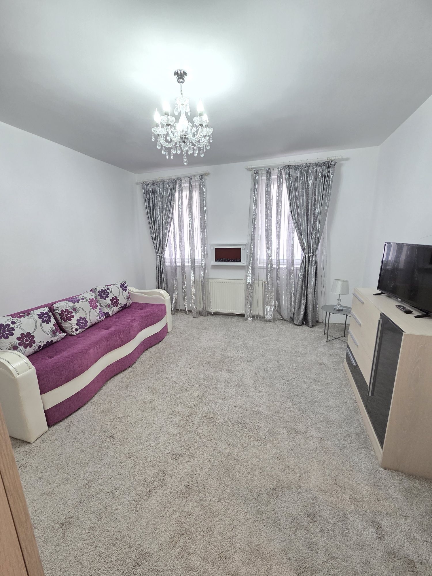 Închiriez apartament cu o camera +parcare