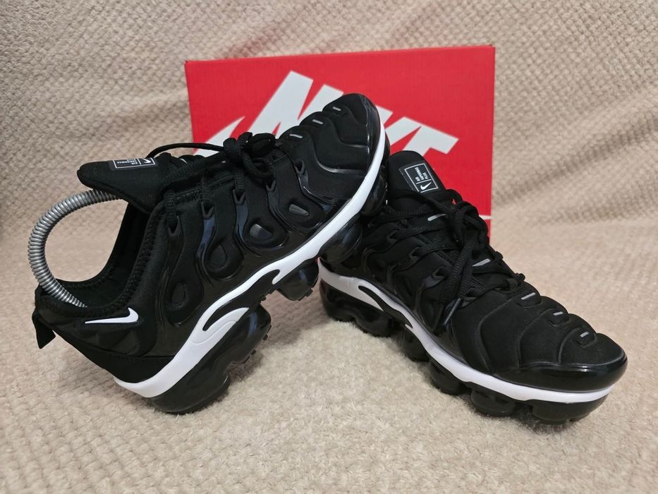 Nike vapormax plus nr 44 int 28 cm preț 350 lei