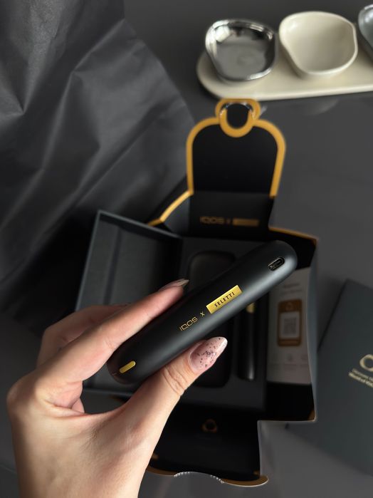Iqos ILUMA i x Seletti Limited Edition