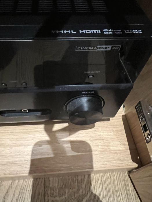 Receiver AV Yamaha RX-V677