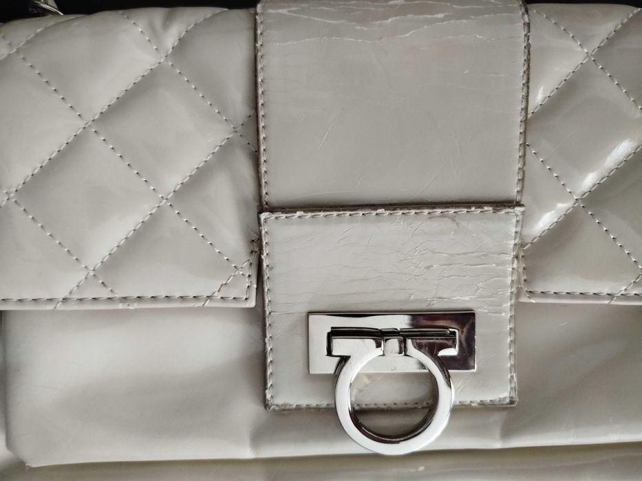 Чанта бежова с дръжка