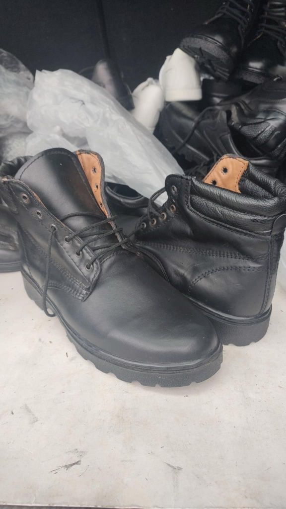Bocanci militari din piele naturala