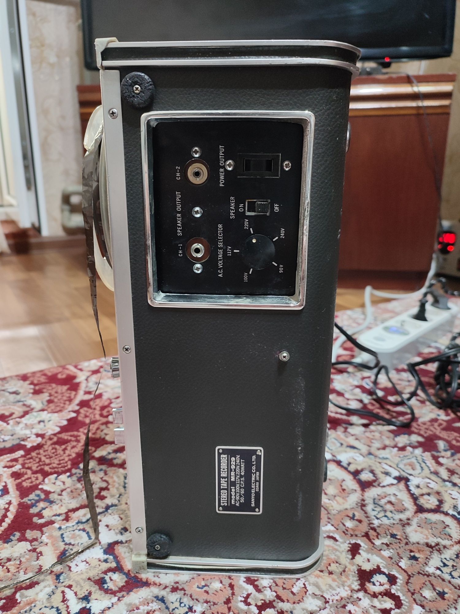 Катушечный стерео магнитофон SANYO MR-929