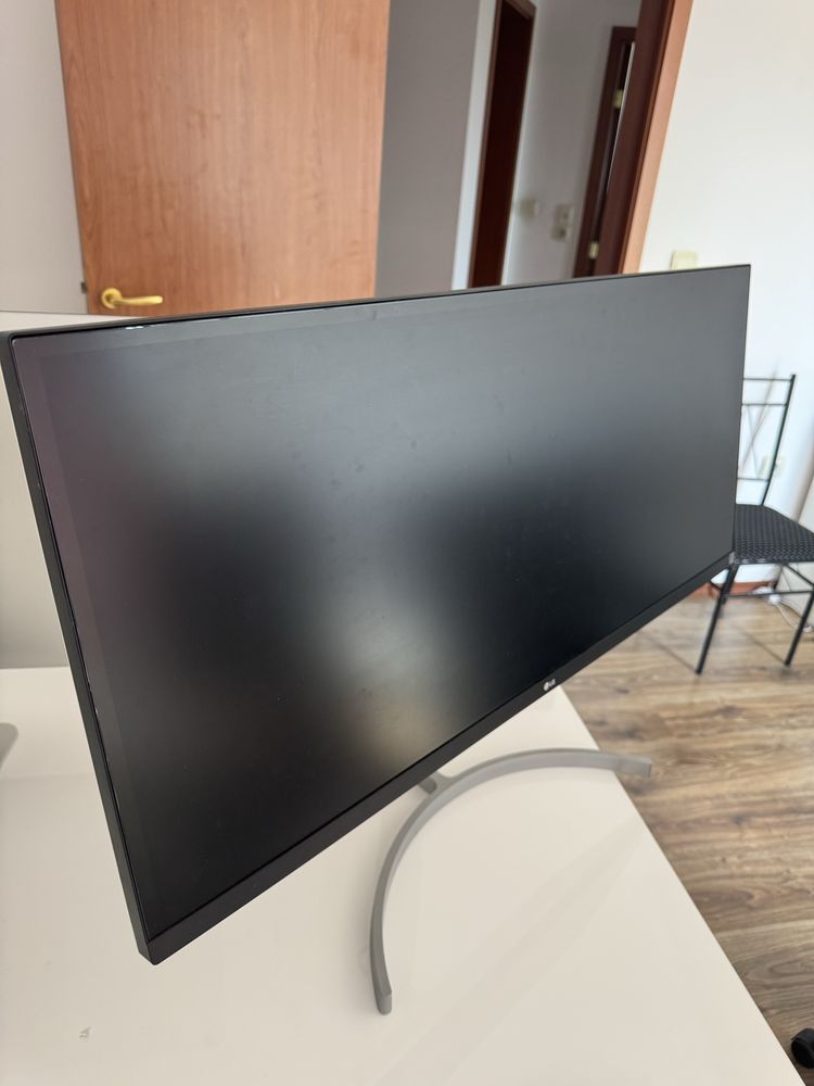 Монитори LG 34, Asus24, Packerd Bell24