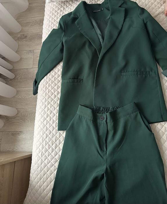 Продам б/у одежду женскую. Рр 42-44. В хорошем и отличном состоянии.