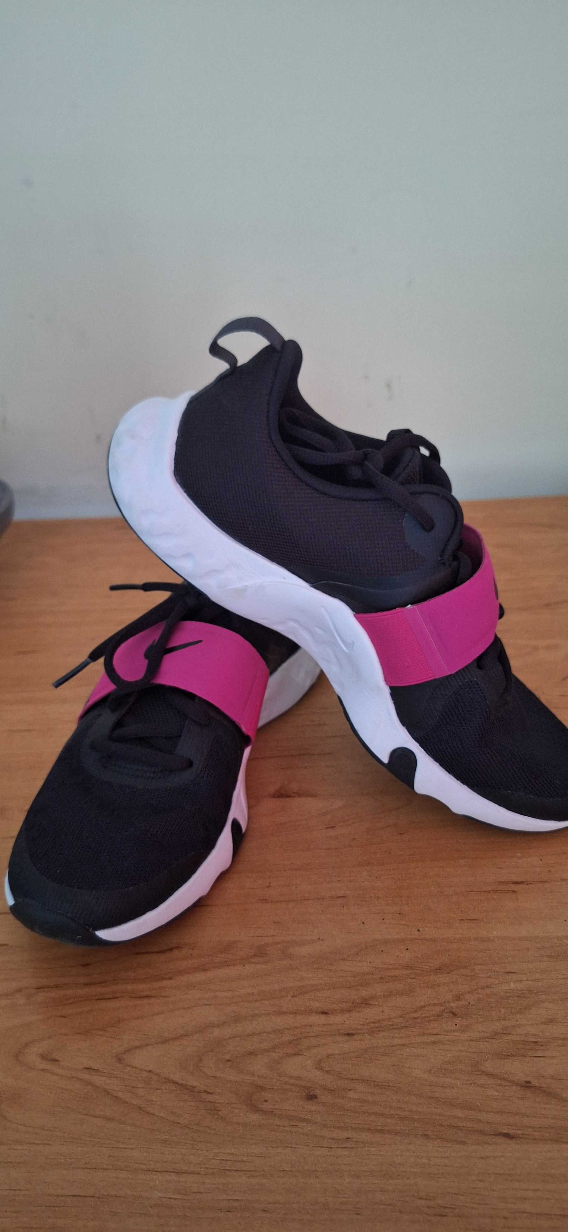 Дамски маратонки Nike 38.5