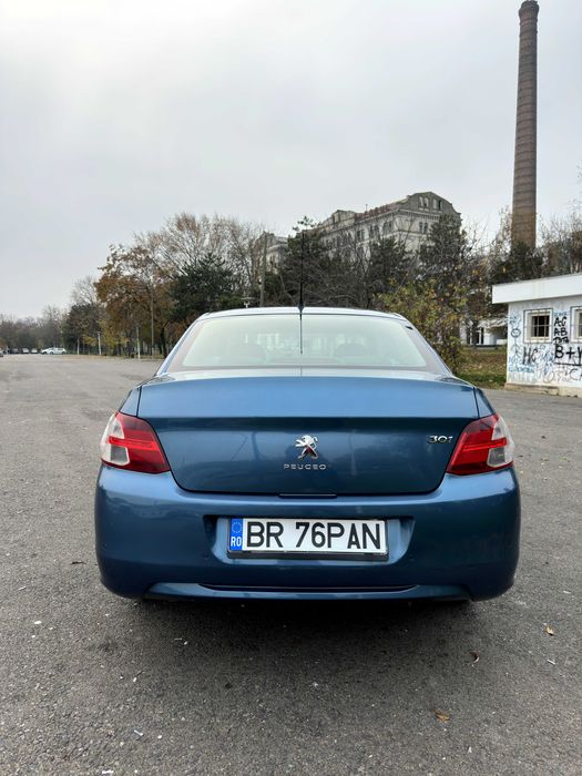 Peugeot 301 2013 1.6 benzina