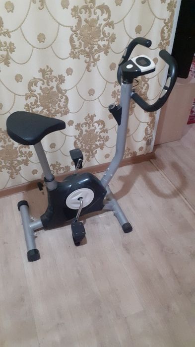 Велотренажер продам