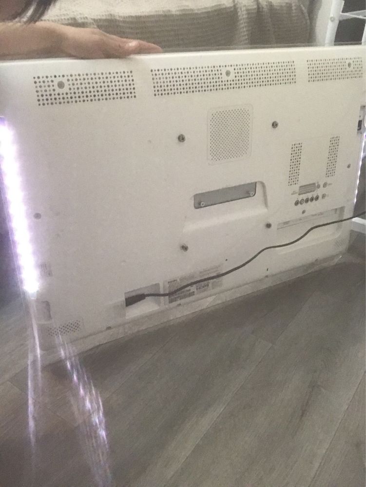 Philips DesignLine Edge 32PDL7906H