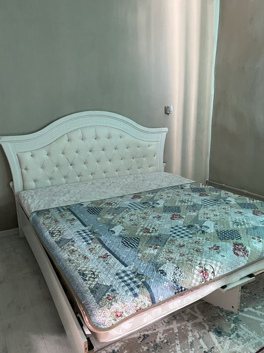 Спальный гарнитур б/у