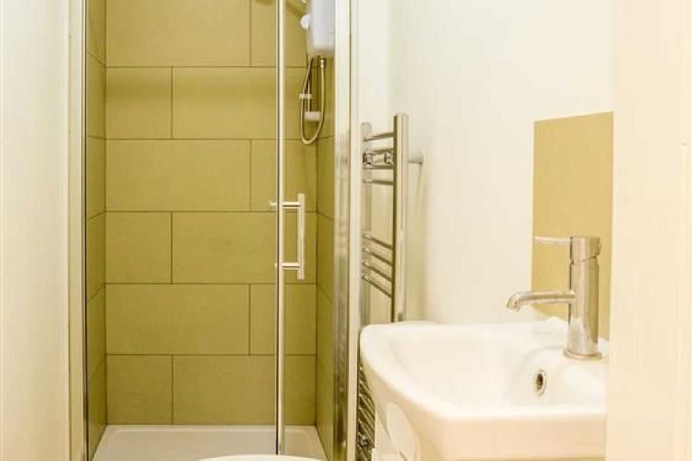 Дава се под наем Двустаен апартамент в София, Център - 56 кв.м за 397.8 € - Снимка #3