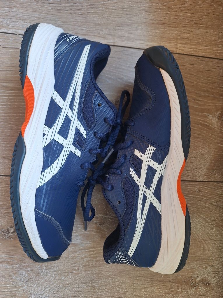 Тенис обувки за клей asics