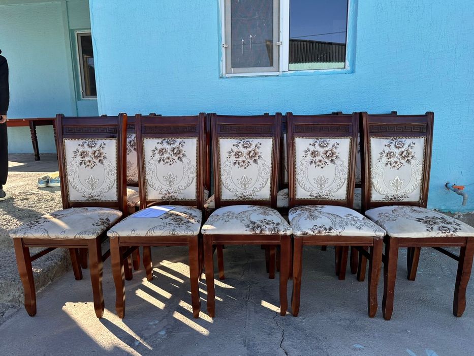 Стол, стулья сатылады