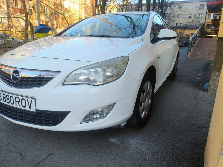 Opel Astra j 2011