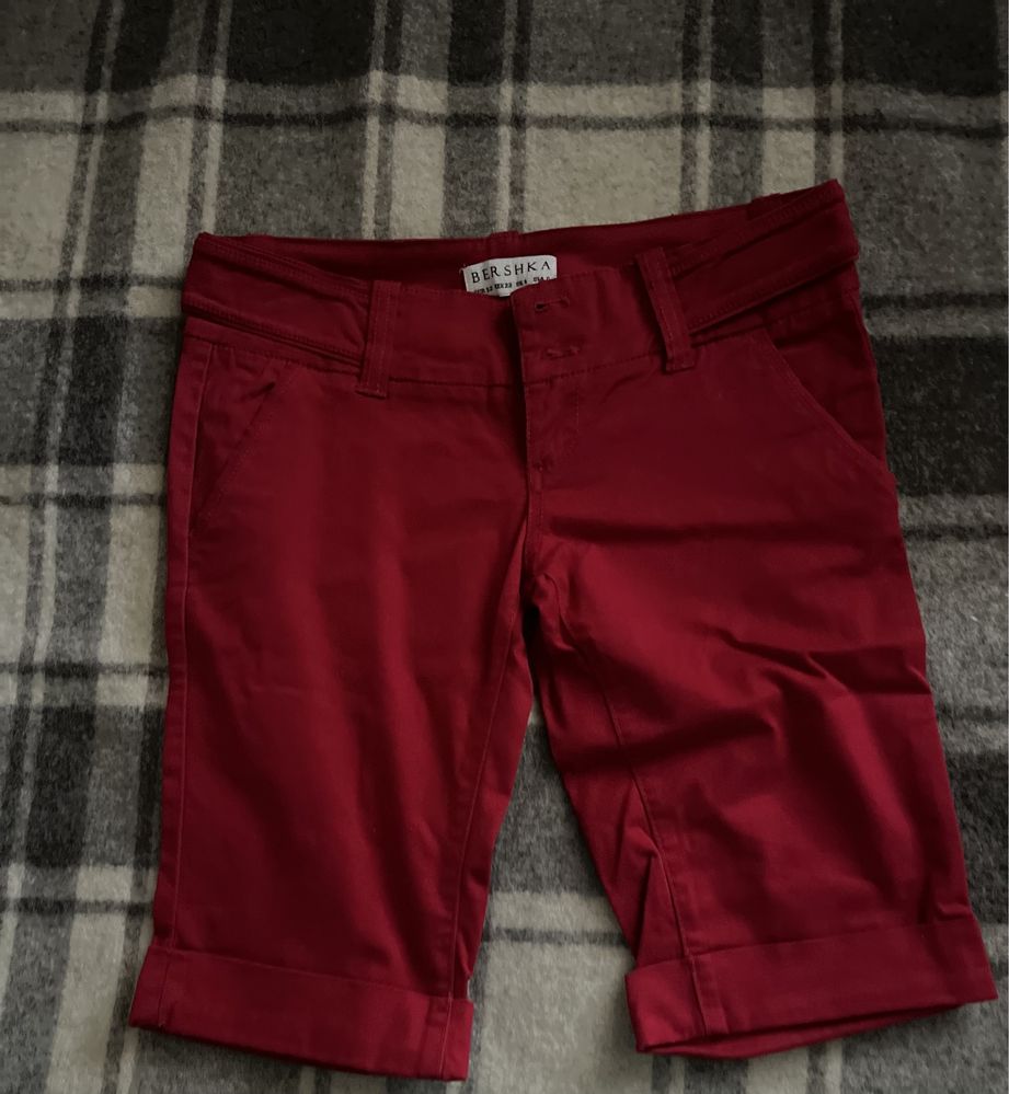 Pantaloni scurți dama rosii,mărimea 32