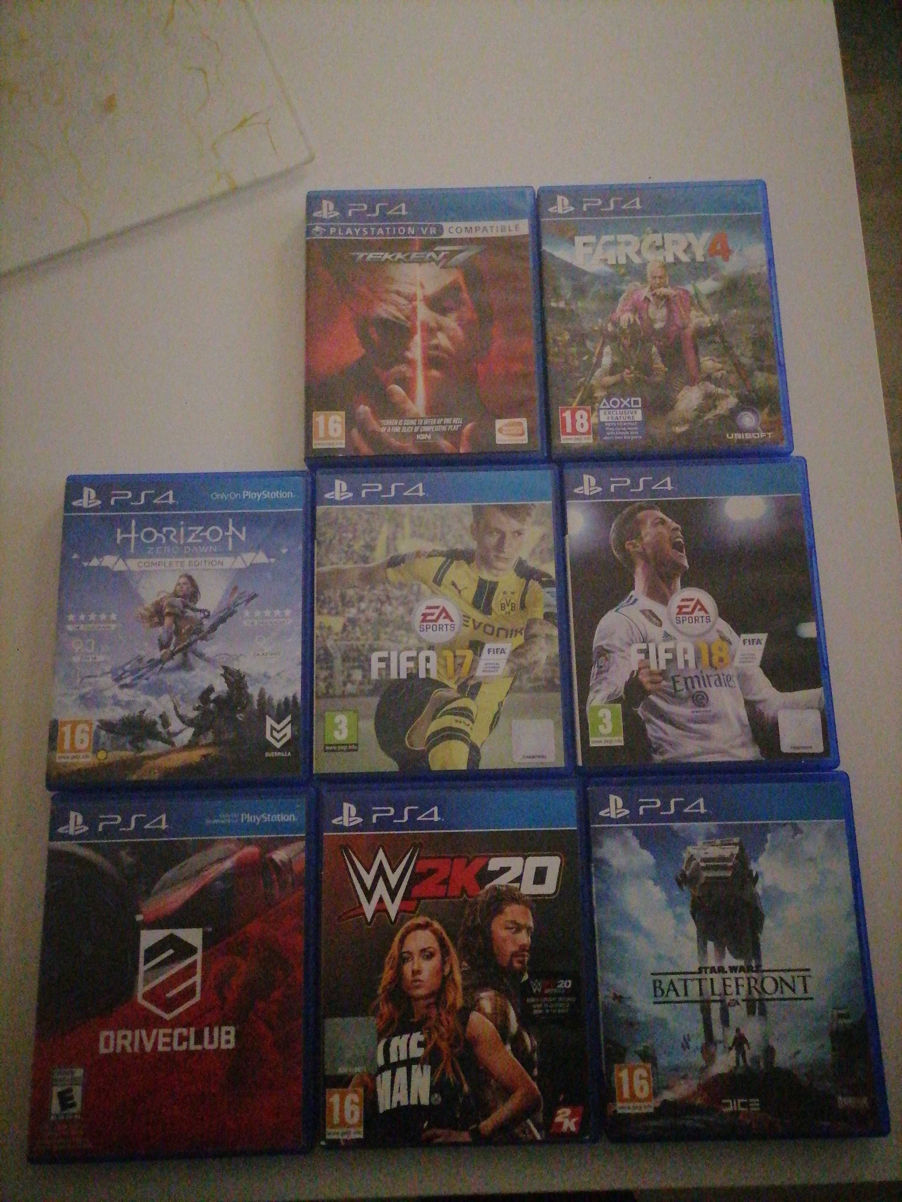 PS4 + игри и джойстик