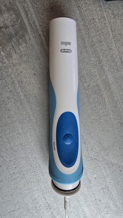 Periuta de dinti Oral B Vitality pentru piese