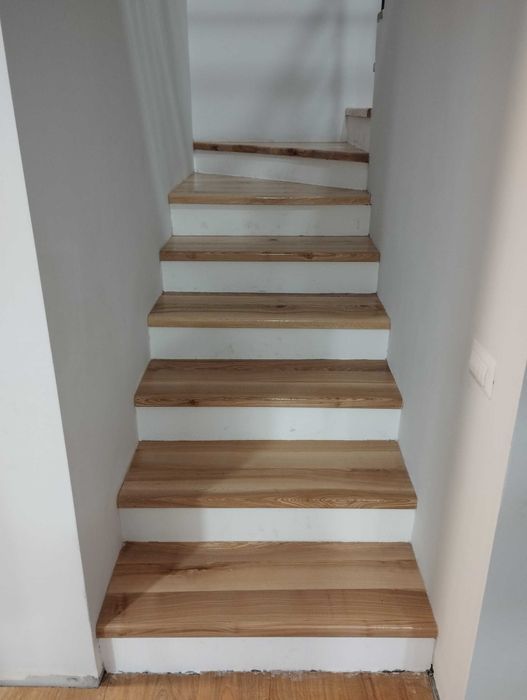 trepte din lemn masiv