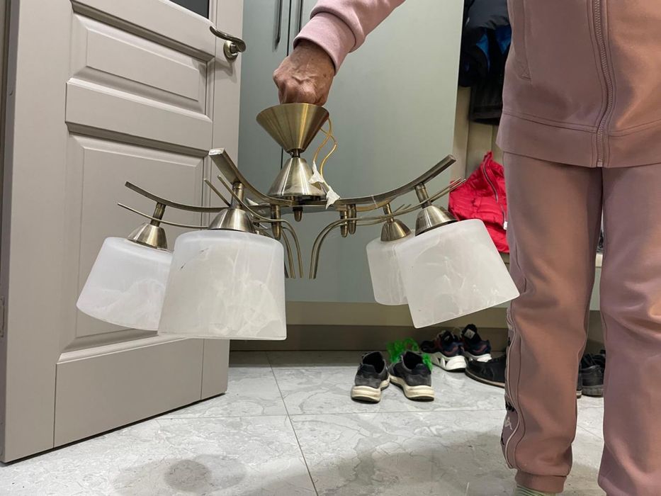 Люстра 5 рошковая