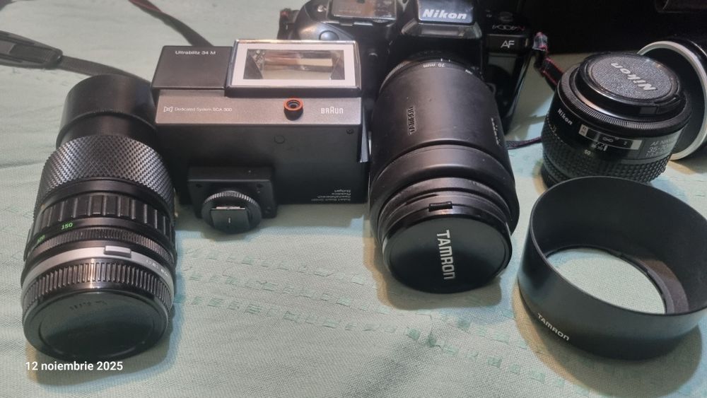 Aparat foto vintage Nikon N 4004, obiectiv foto Nikon