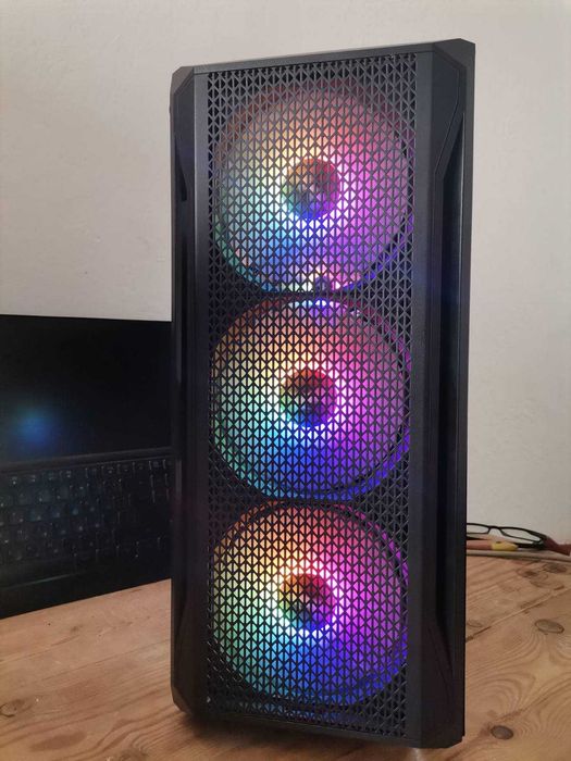 Отличен компютър за гейминг