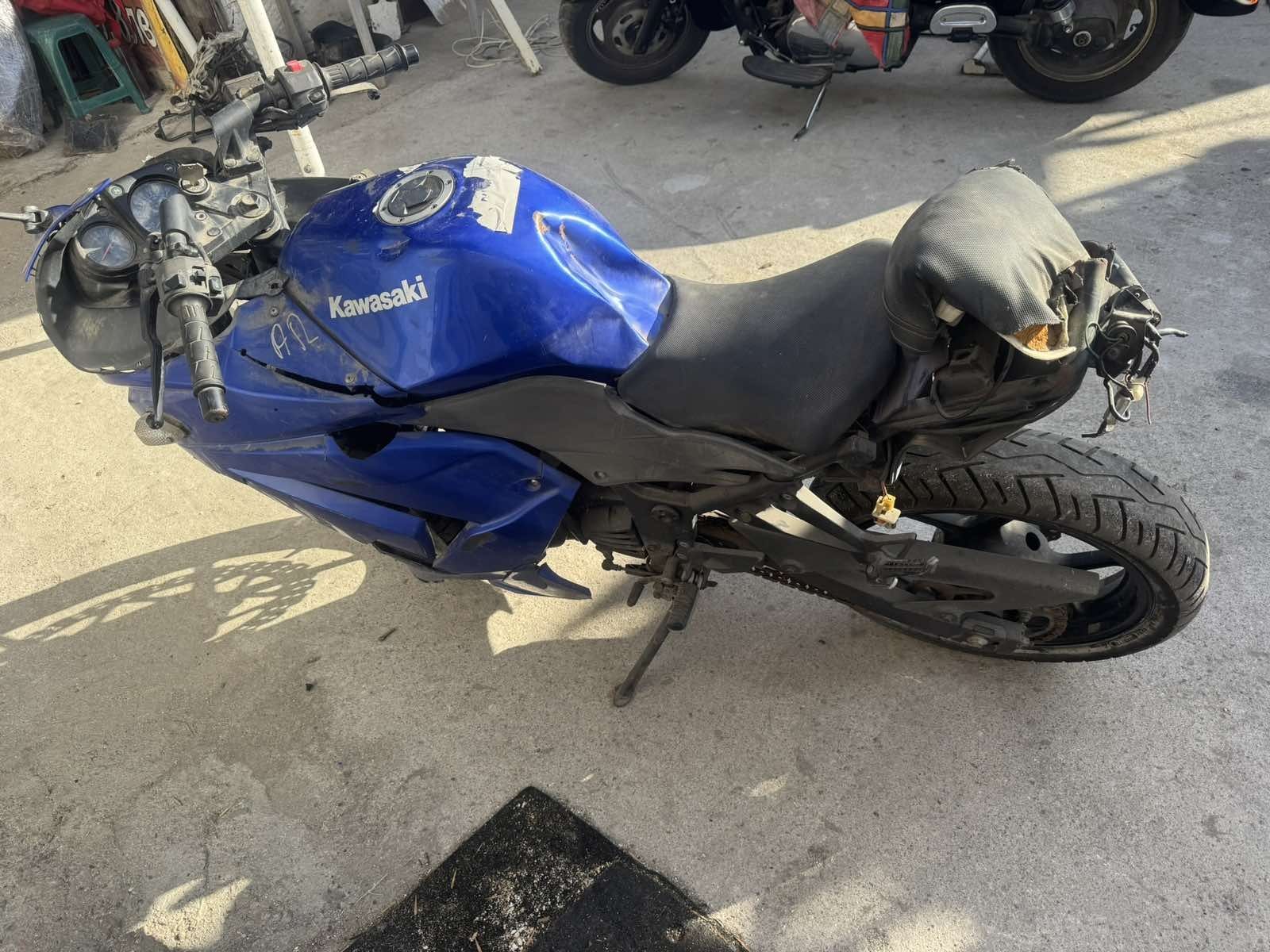 Мотоциклет  Кавазаки Нинджа 250R(Kawasaki  Ninja 250 R)-На части