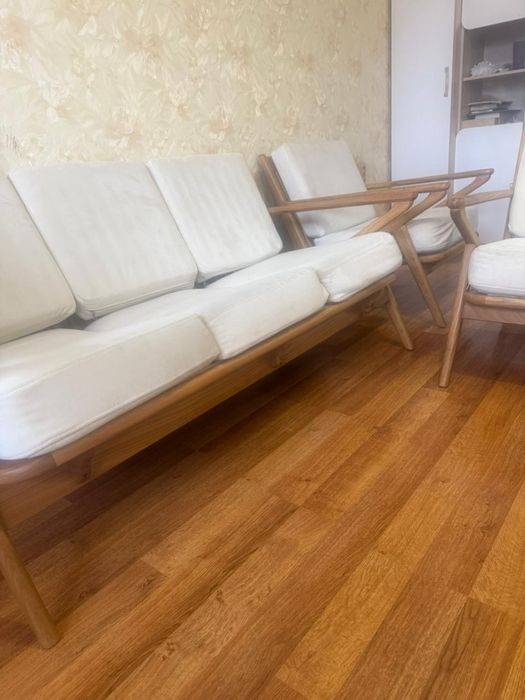 Продам диван с креслом