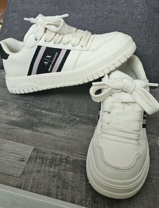 Adidasi Armani. .