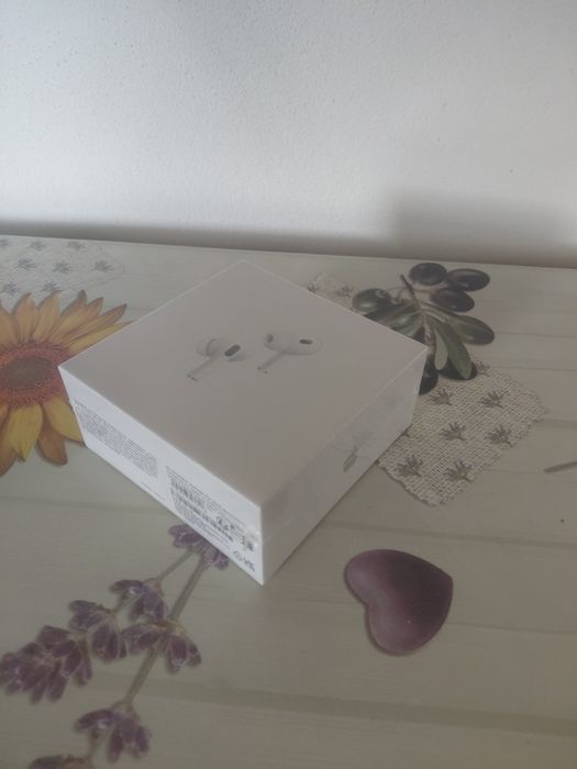 Airpods Pro 2 USB-C noi in cutie