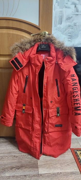 Продам куртку зимнюю девочковую б/у