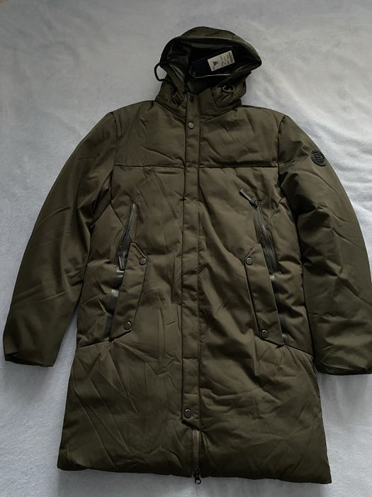 СРОЧНО! продается новая зимняя куртка