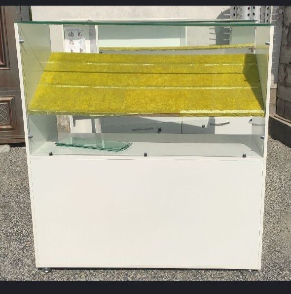 витрина мебель для магазина телефонов