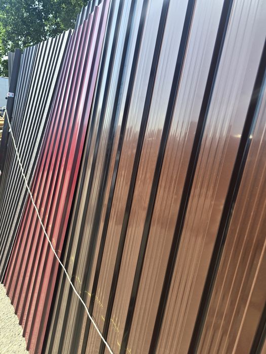 Tabla cutata colorată