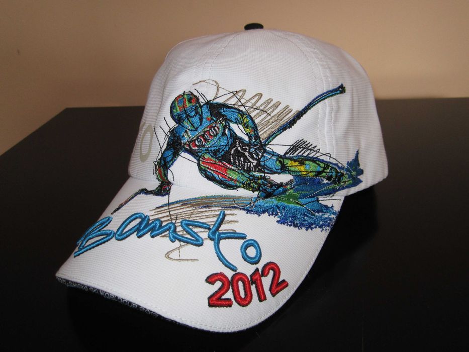 колекционерска бяла шапка за световната купа по ски в Банско