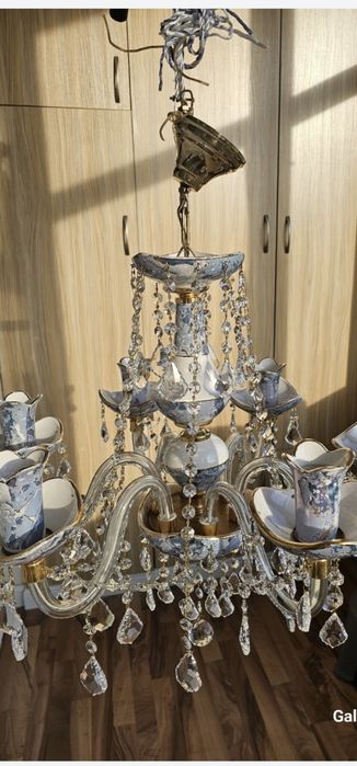 Продам  хрустальную люстру ЧЕХИЯ
