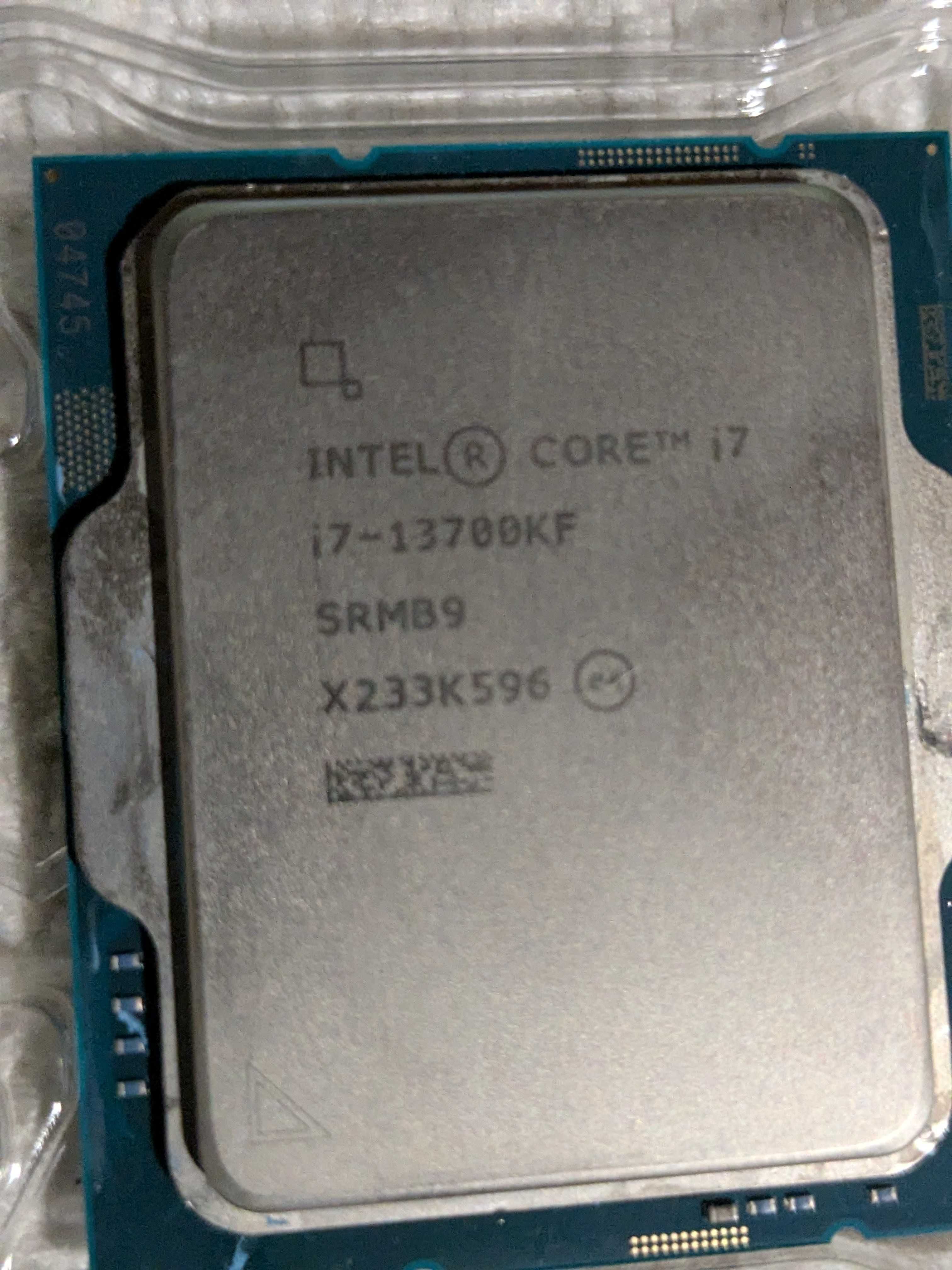 Процесор Intel Core i7-13700KF