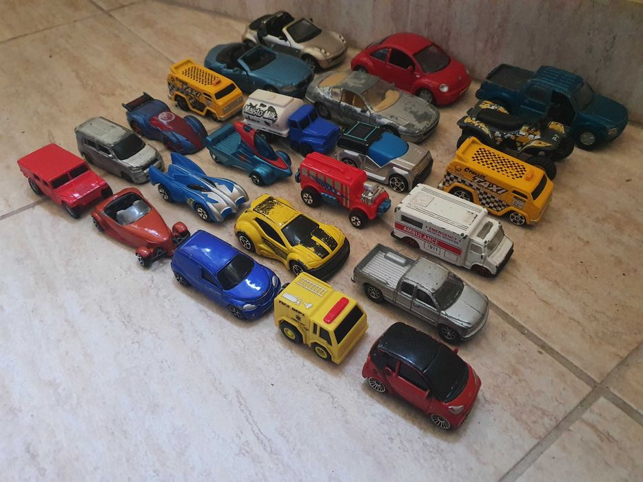 Метални колички на различни производители