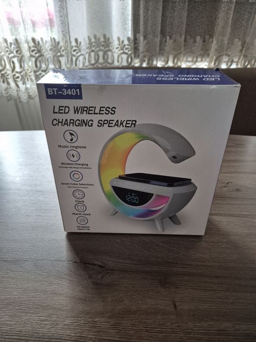 Incarcator wireless si radio